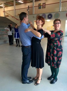 Juba kolmandat aastat toimuvad Helle Klandorfi juhedamisel Murastes seltskonnatantsu kursused.